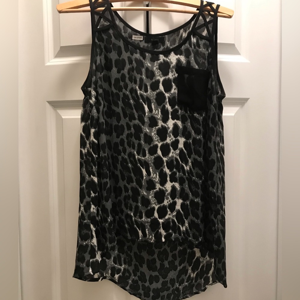 Mine brand animal print short sleeve blouse